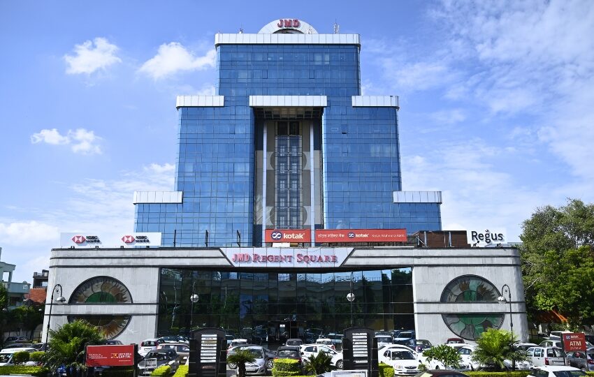 Front exterior view of JMD Regent Square