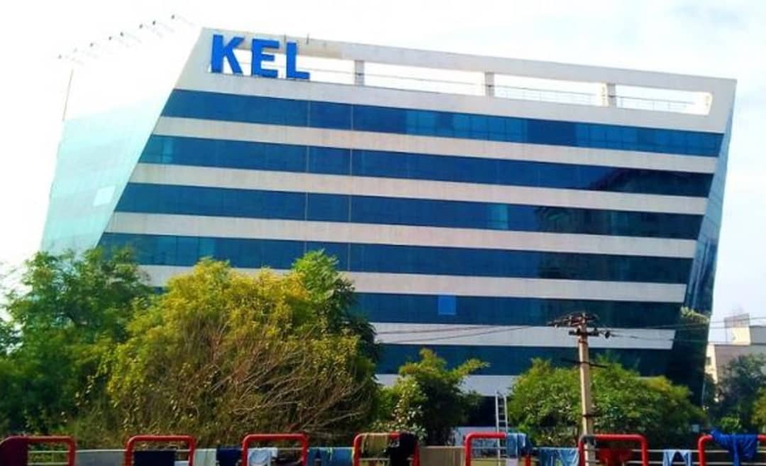Independent commercial office building exterior in Udyog Vihar Phase 3, Gurugram