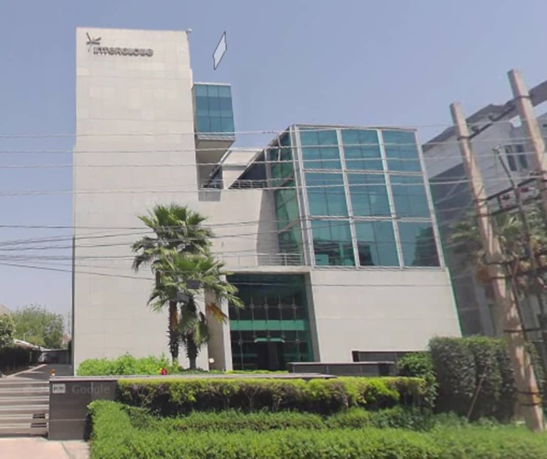 Independent commercial office building exterior in Sector 32 Institutional Area, Gurugram