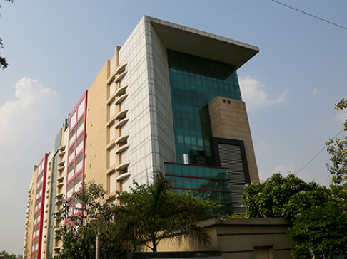 Representative independent commercial building exterior, Udyog Vihar, Gurugram